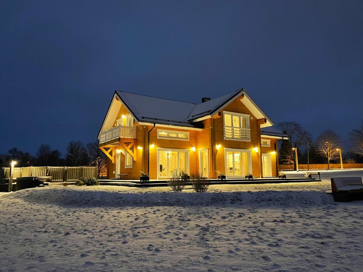 Karukella Puhkemaja Villa Lyuganuse Exteriör bild